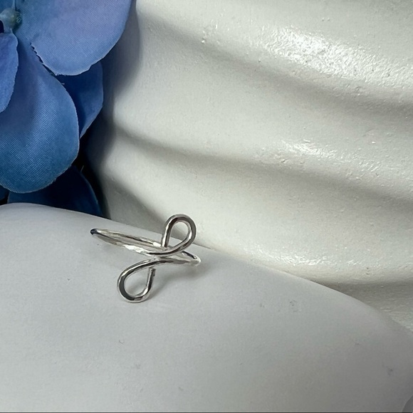 𝅺925 Sterling Silver Toe Ring - Picture 4 of 11